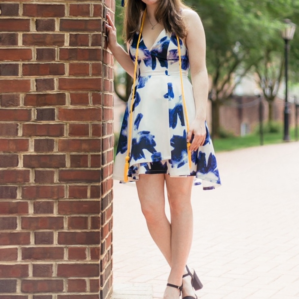 Size XS Lulu’s Skater Dress